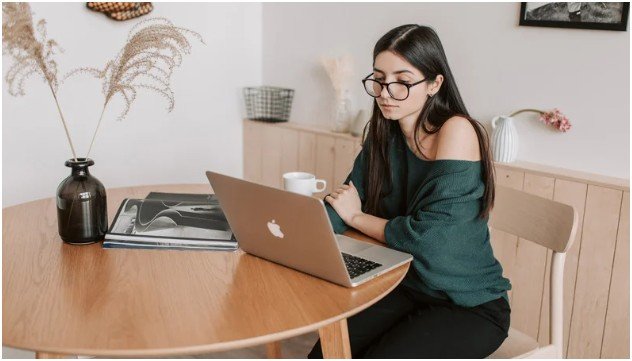 How do I choose the right niche without overthinking?