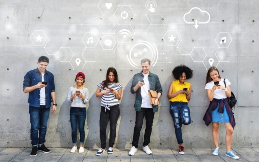 The Dynamics of Network Crowding